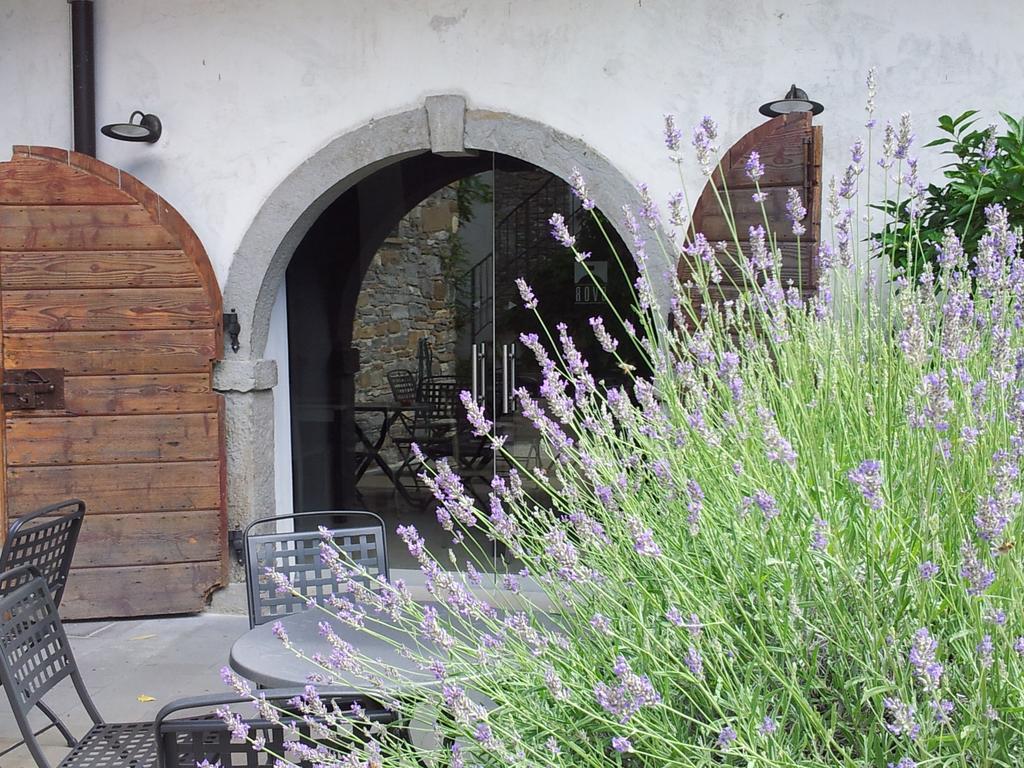 Boutique Hotel Dvor Dobrovo Exterior foto