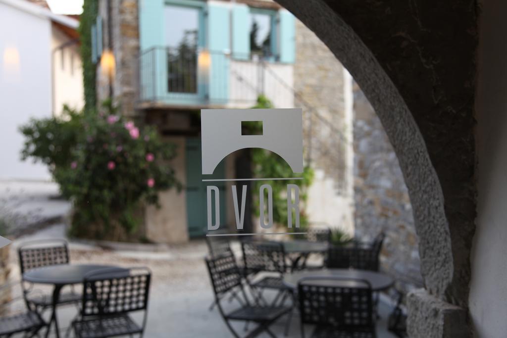 Boutique Hotel Dvor Dobrovo Exterior foto