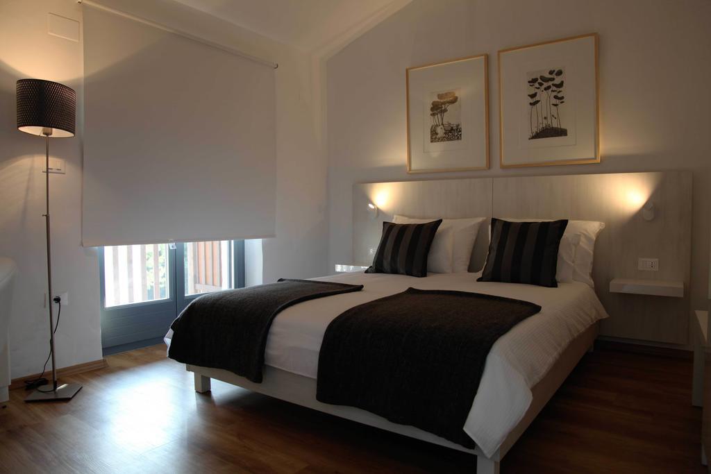 Boutique Hotel Dvor Dobrovo Cameră foto