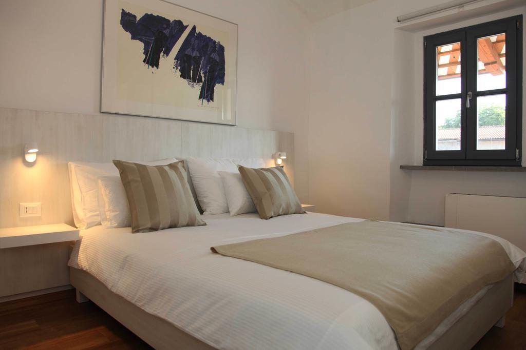 Boutique Hotel Dvor Dobrovo Cameră foto