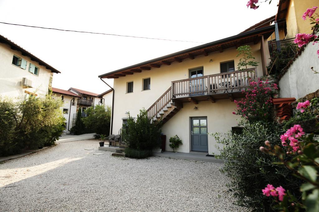 Boutique Hotel Dvor Dobrovo Exterior foto