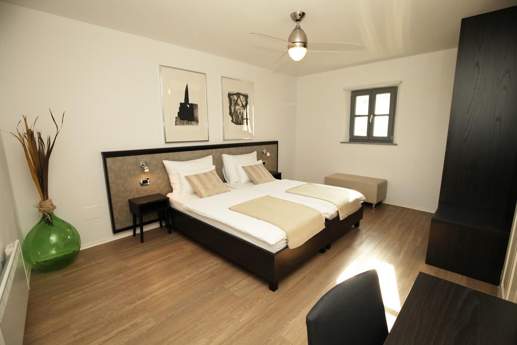 Boutique Hotel Dvor Dobrovo Exterior foto